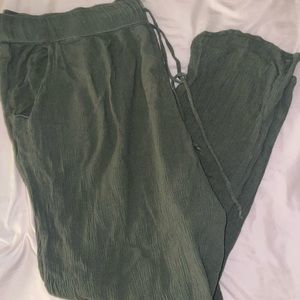 American eagle olive green trousers